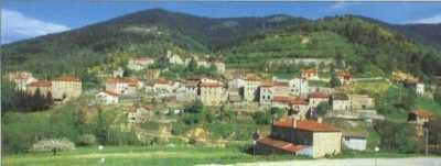 Panorama sur le village de Saint-Julien-Vocance