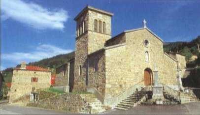 Façade et clocher de l’église de Saint-Julien-Vocance